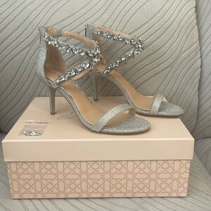 New Badgley Mischka Sandals size 7